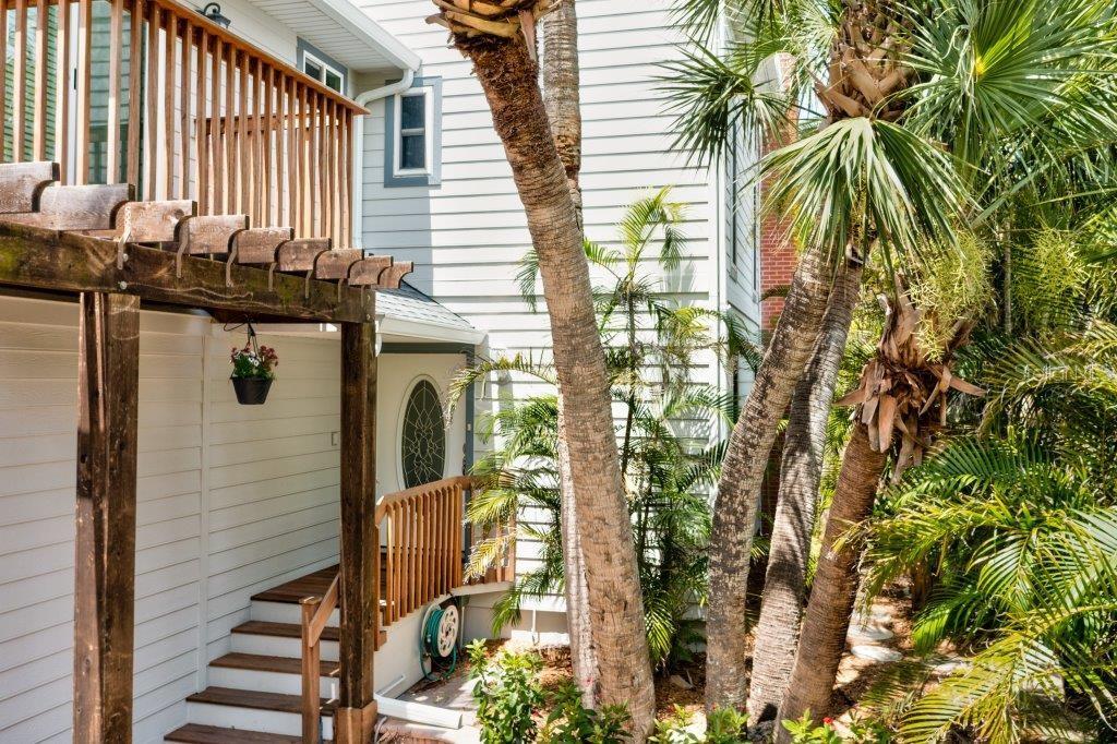 5512 AVENIDA DEL MARE