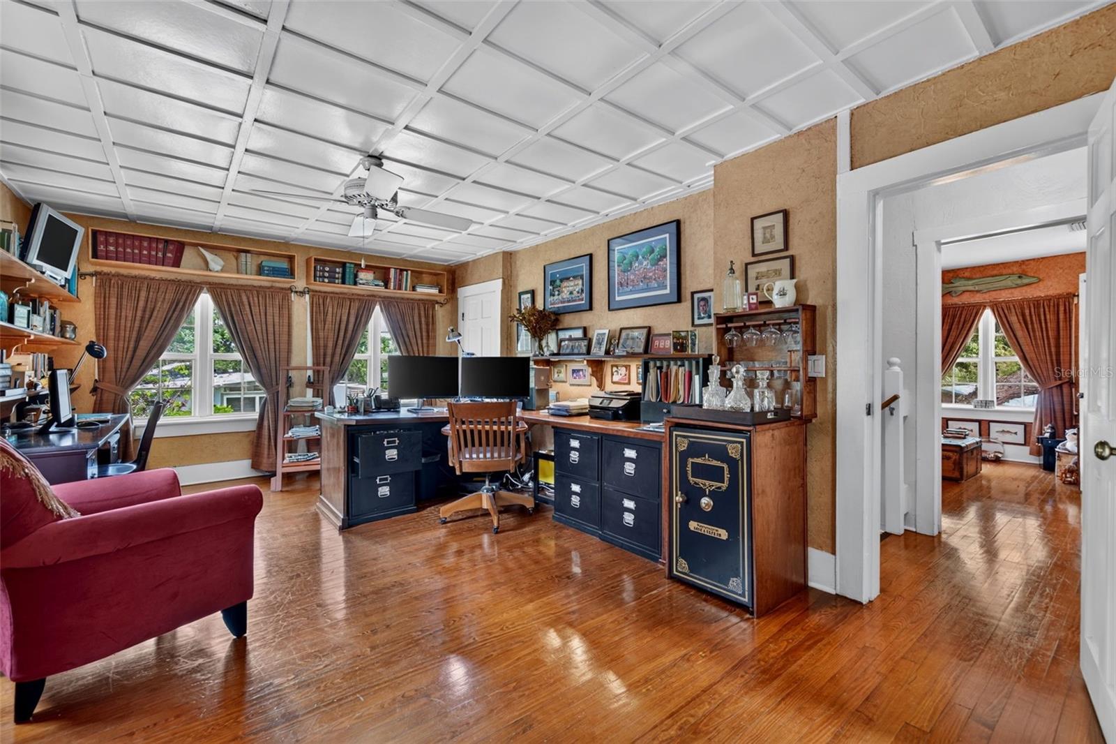 4451 CHARLES LN