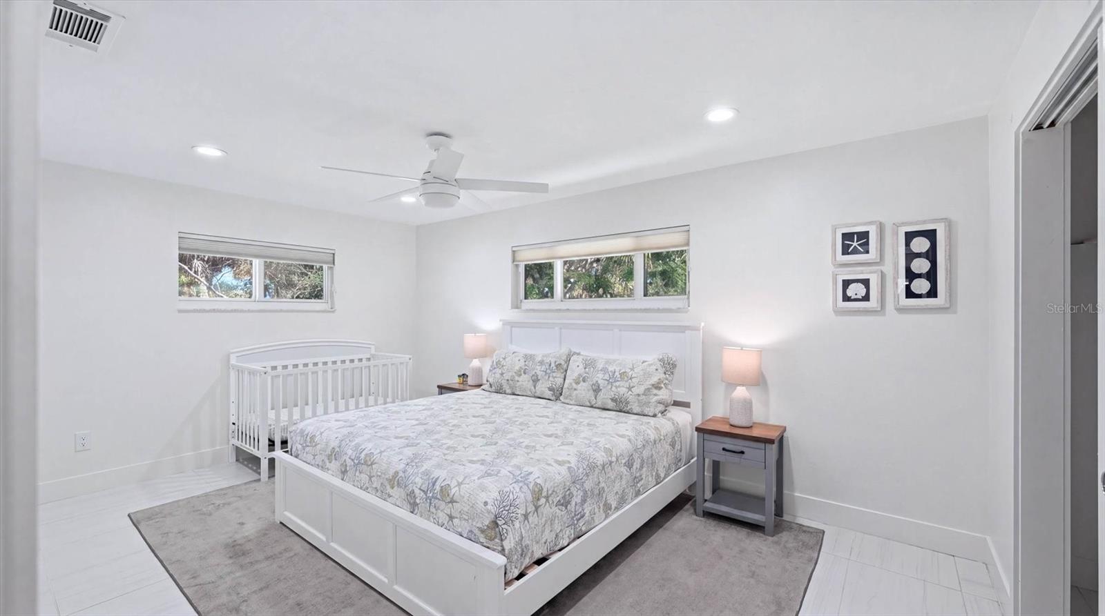 5333 SIESTA CT