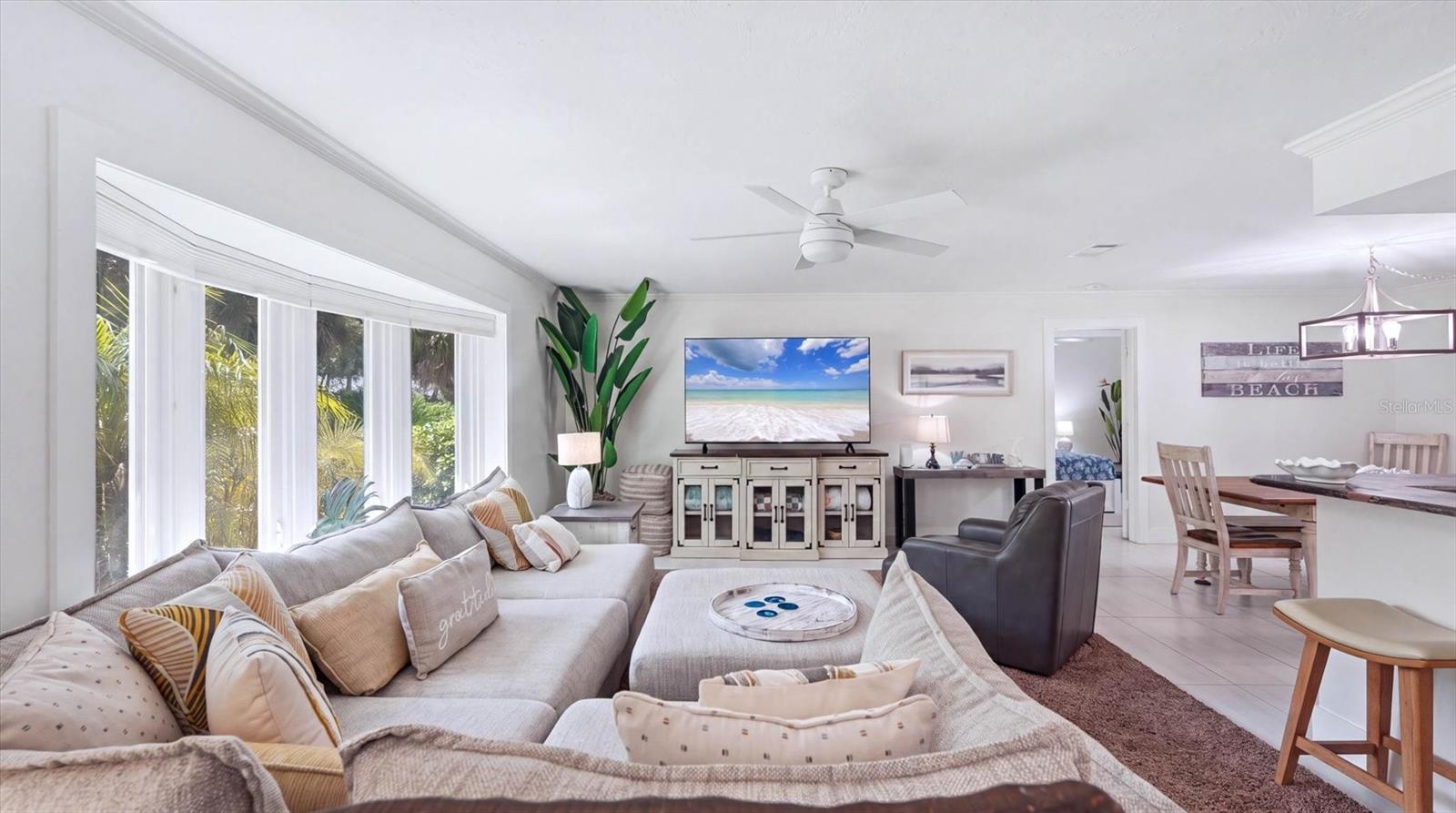 5333 SIESTA CT
