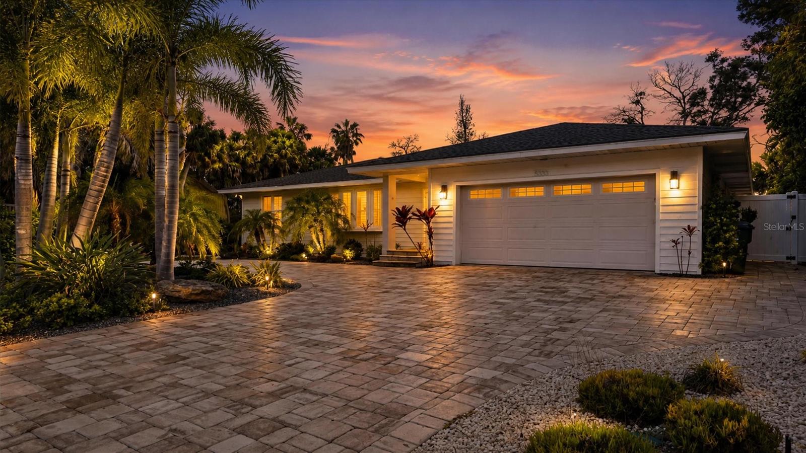 5333 SIESTA CT