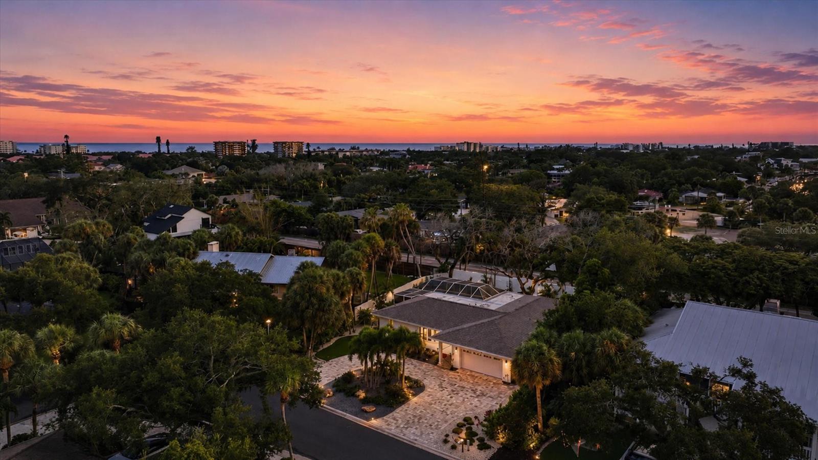 5333 SIESTA CT