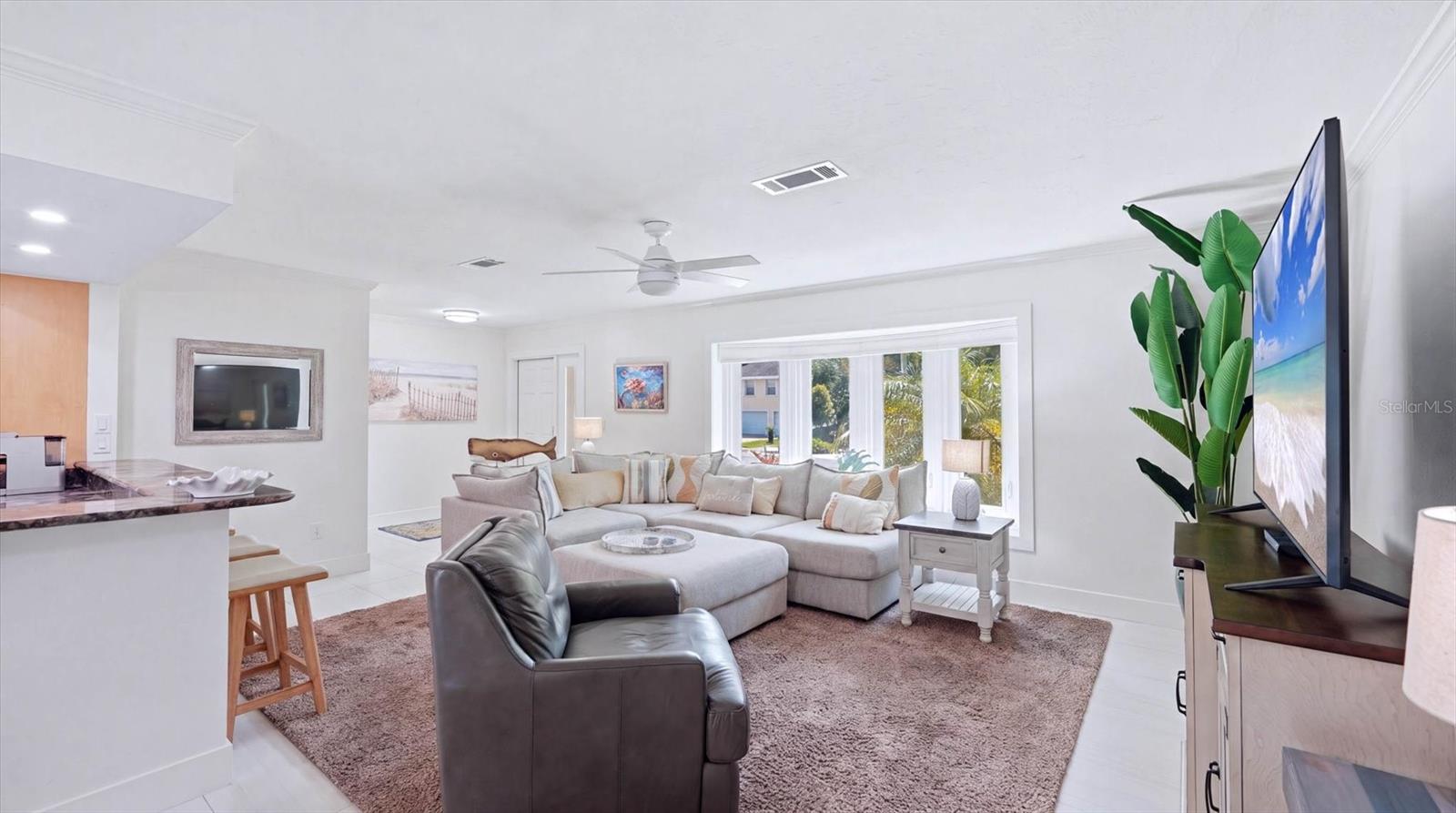 5333 SIESTA CT