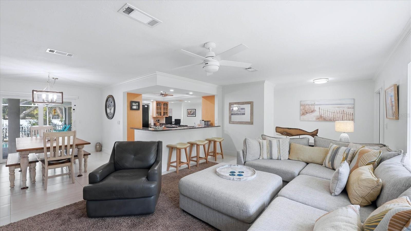 5333 SIESTA CT