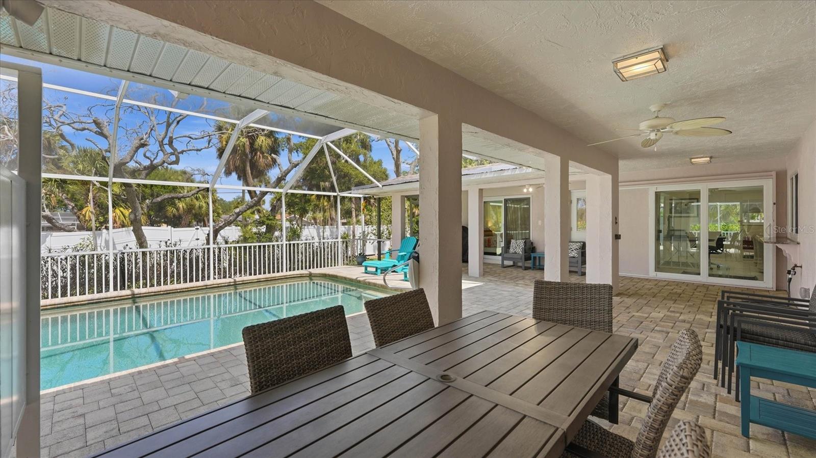 5333 SIESTA CT