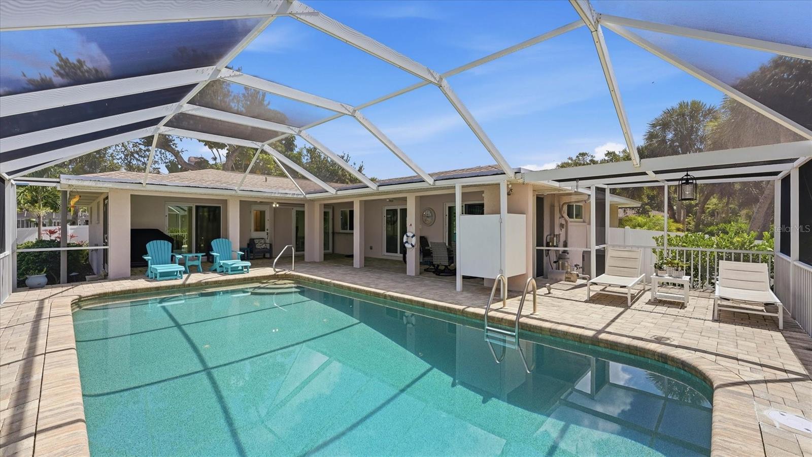 5333 SIESTA CT