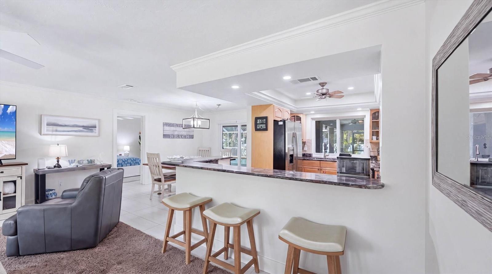 5333 SIESTA CT