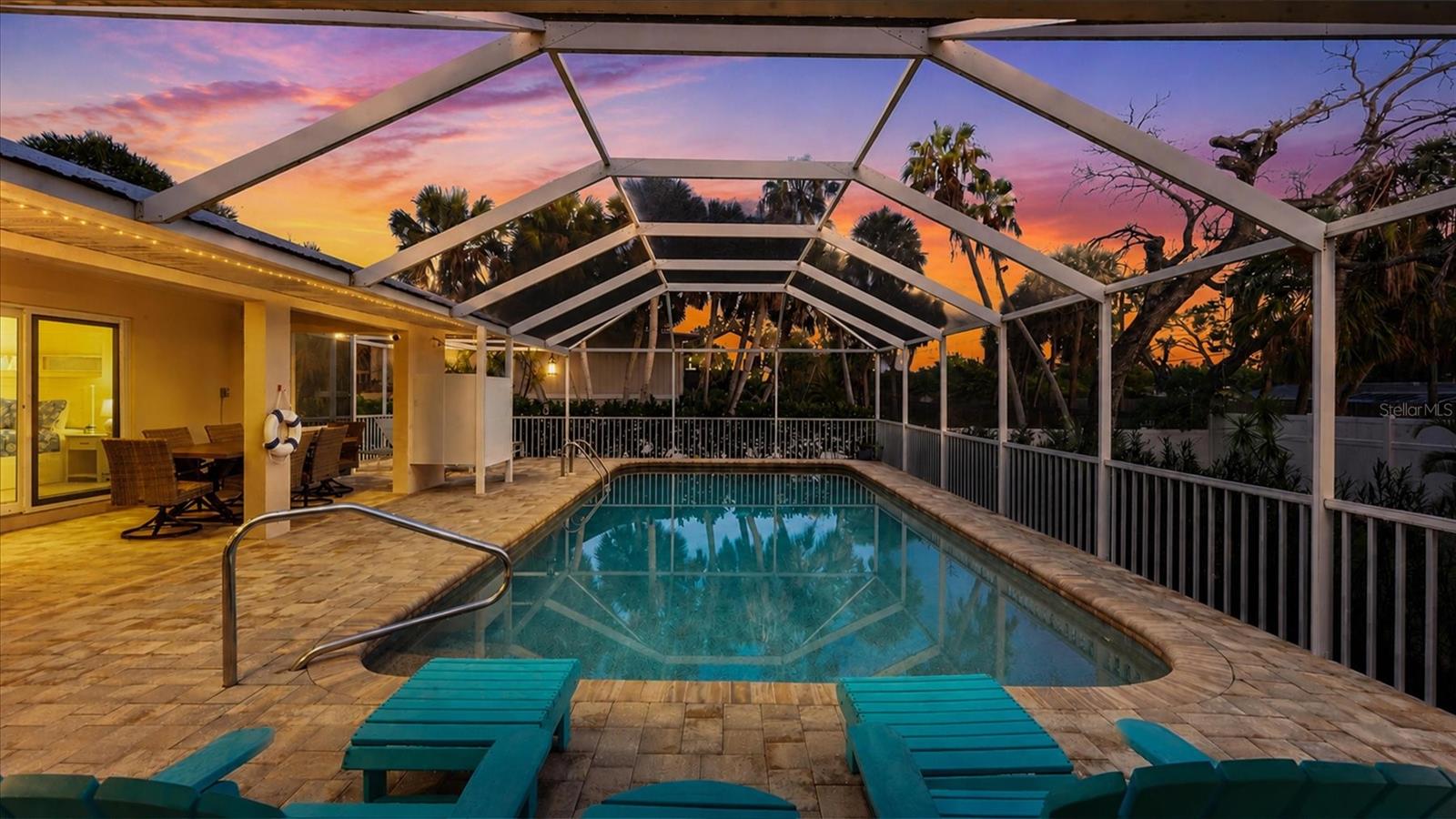 5333 SIESTA CT
