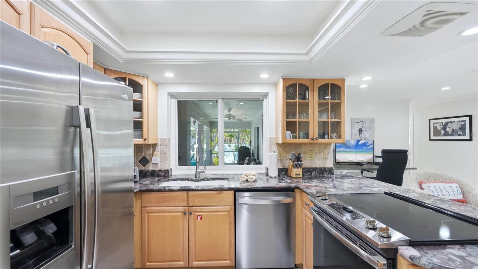 5333 SIESTA CT