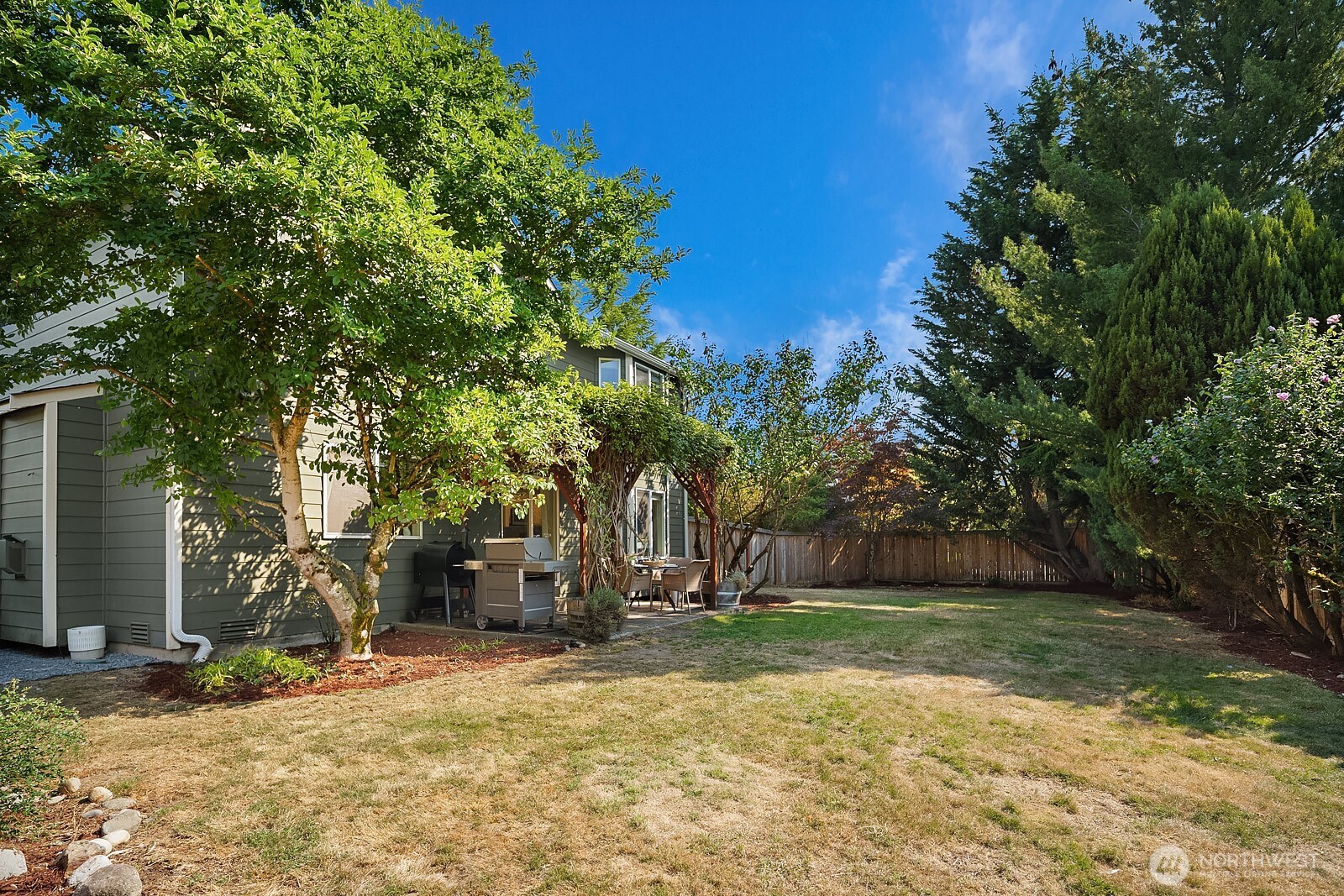 453 Rosario Place NE