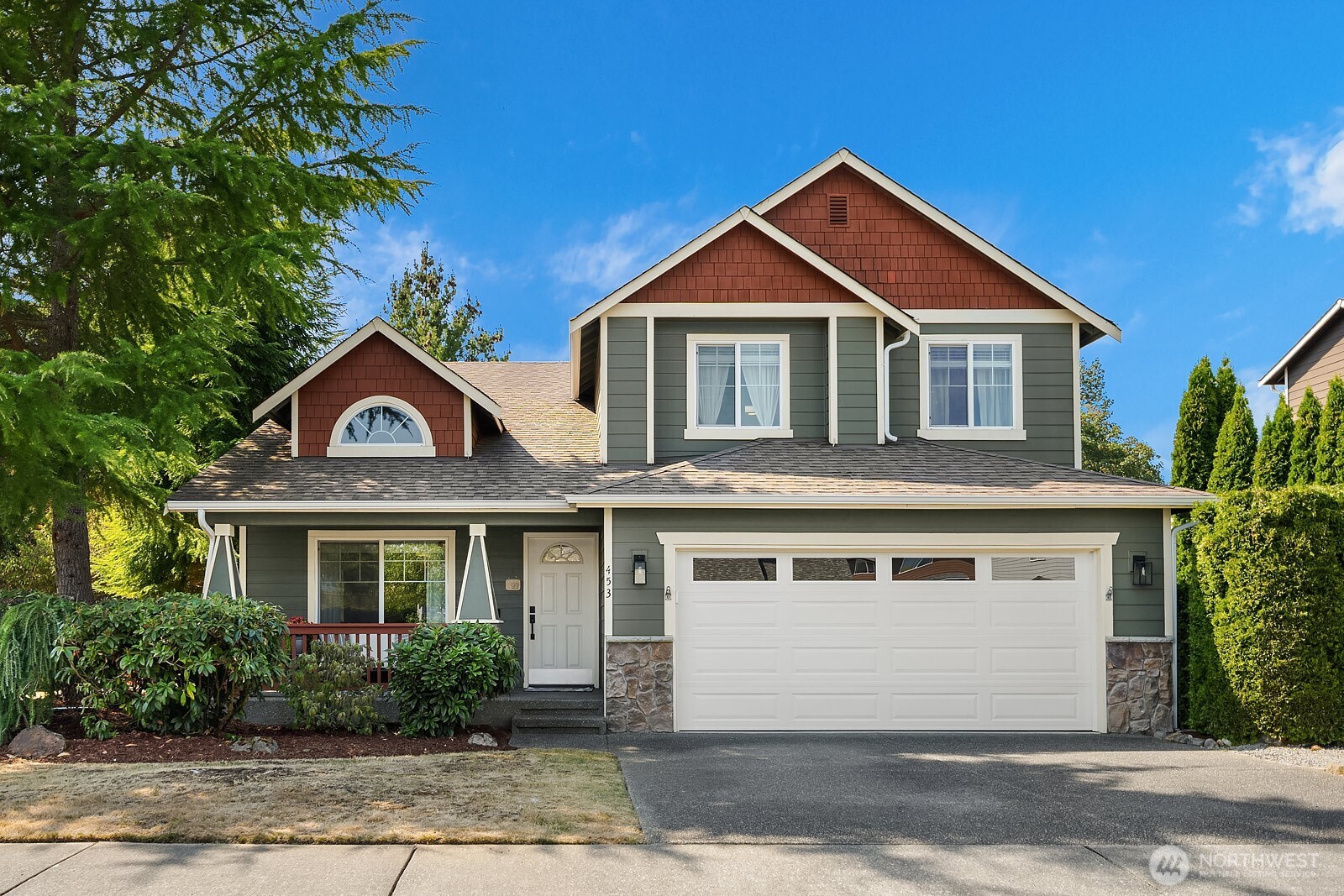 453 Rosario Place NE