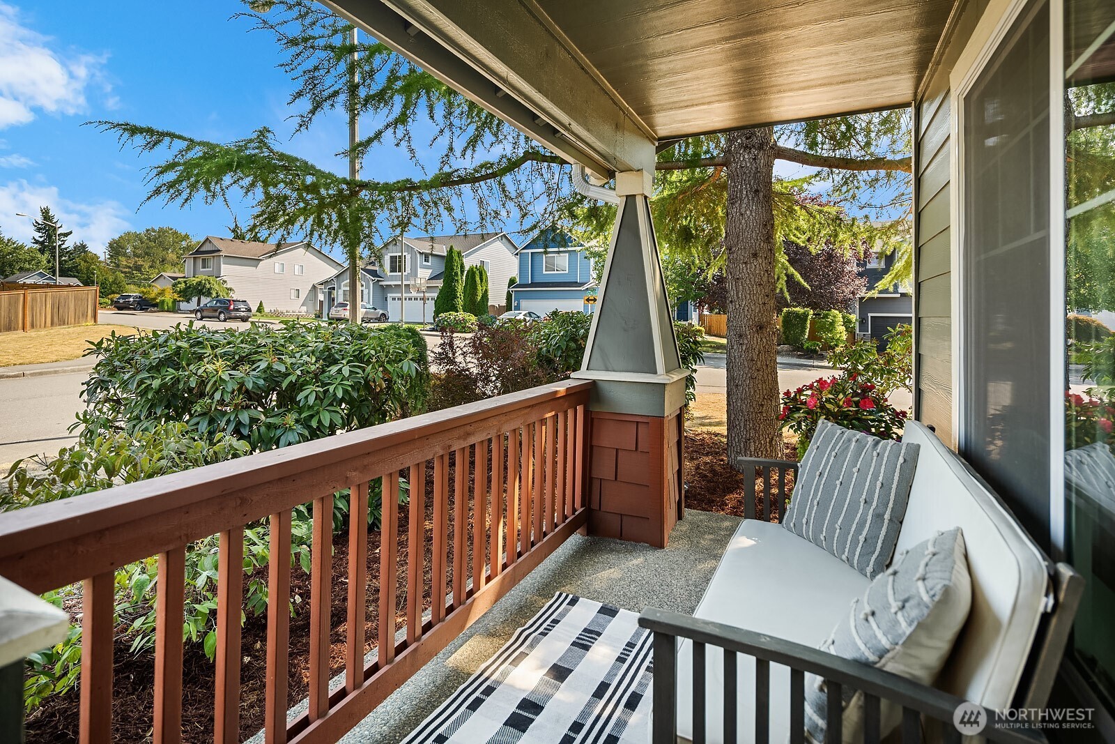 453 Rosario Place NE