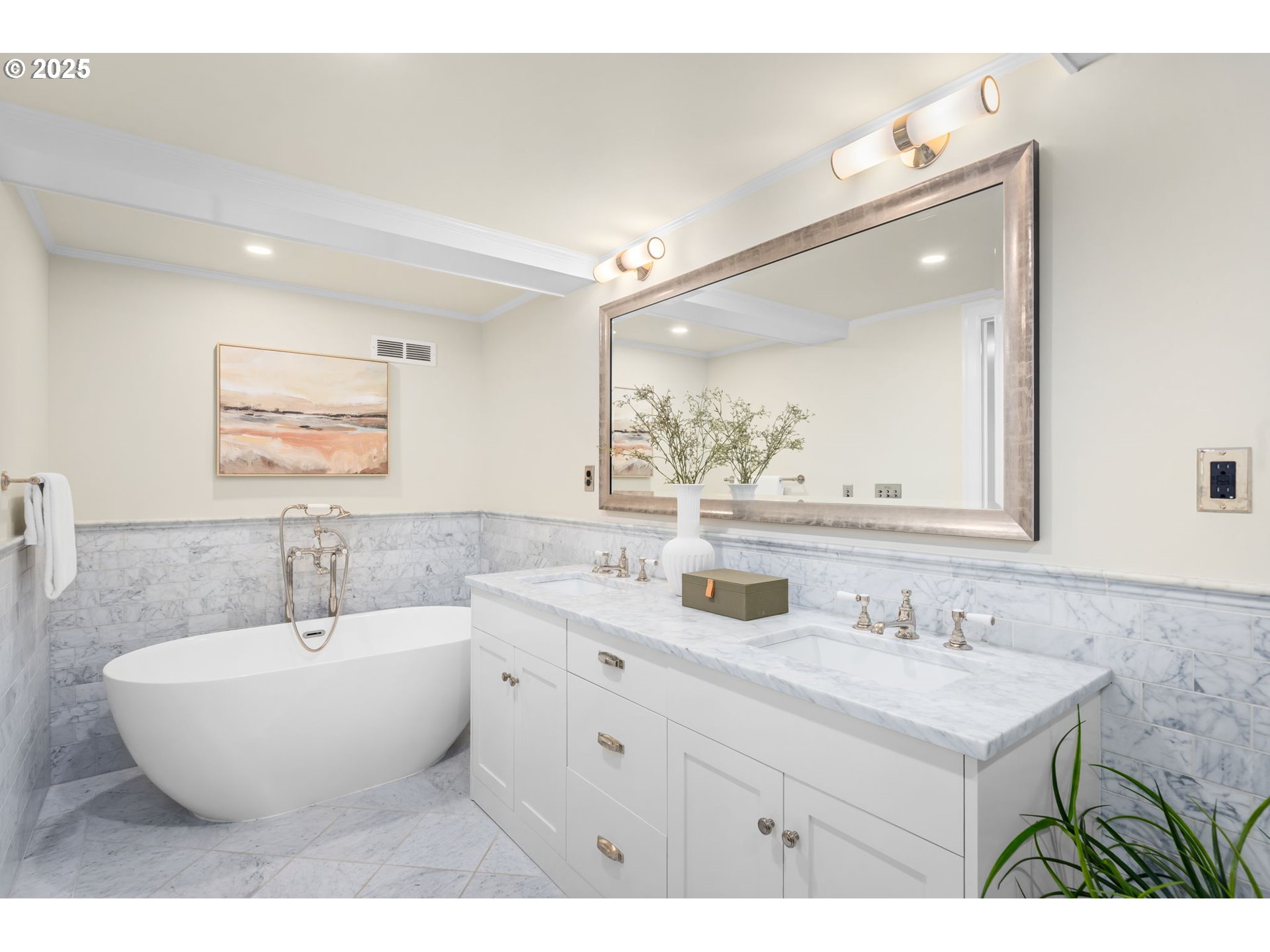 2805 SW ROSWELL AVE