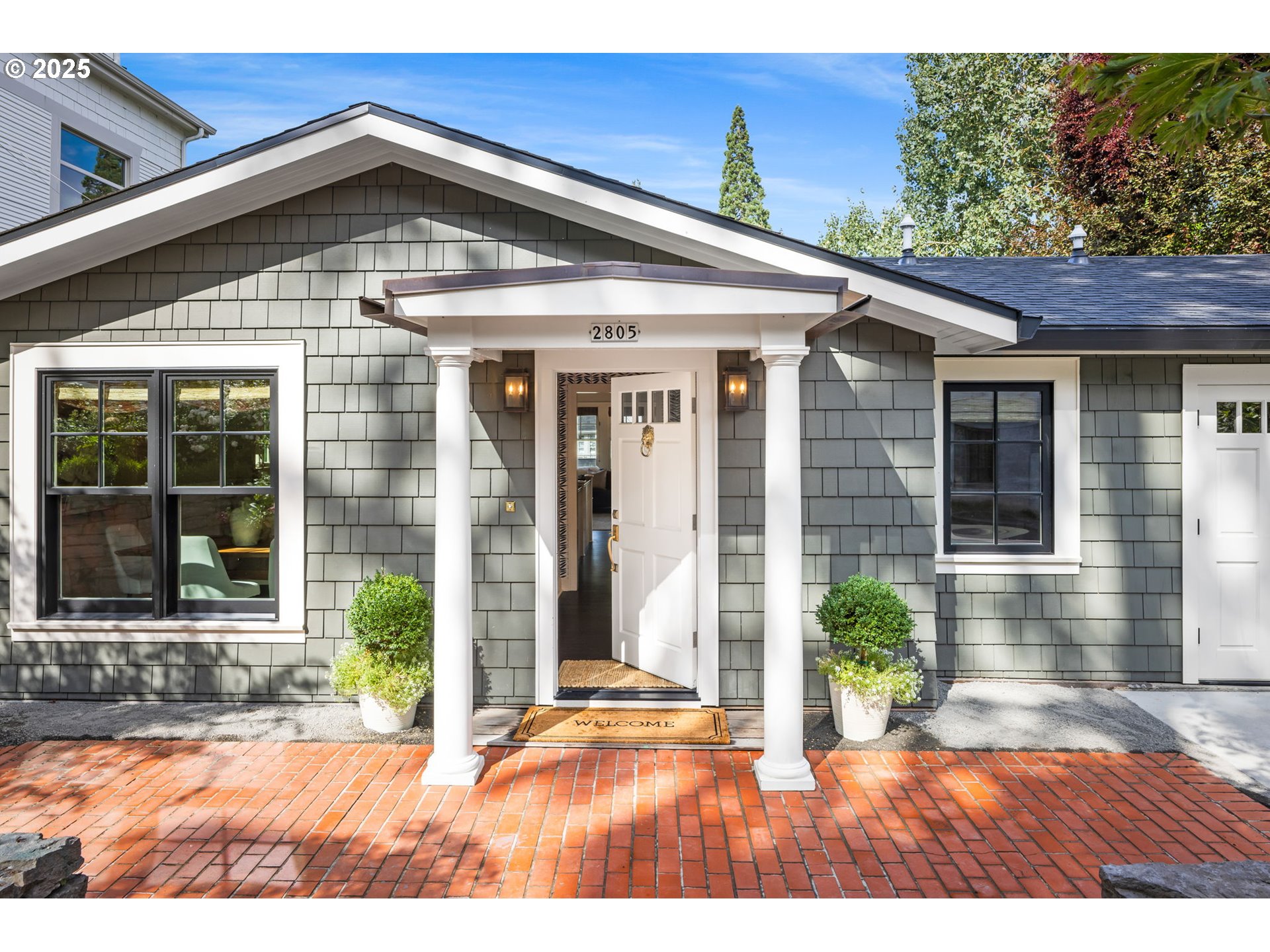 2805 SW ROSWELL AVE
