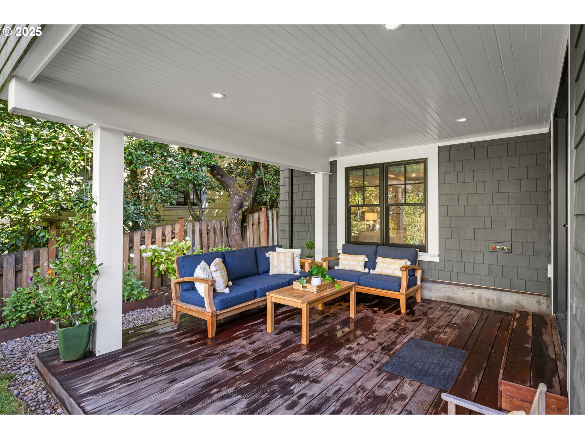 2805 SW ROSWELL AVE
