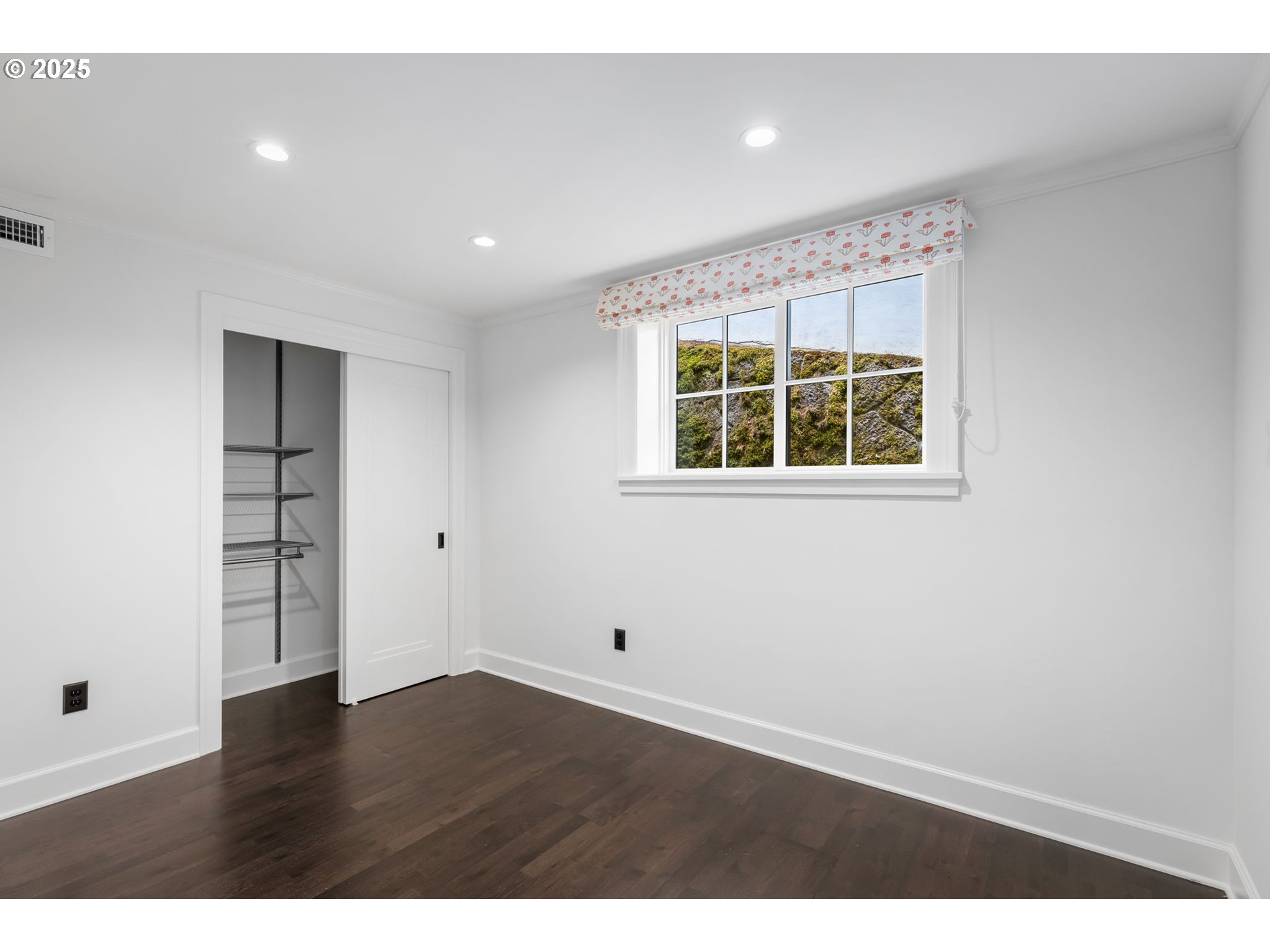 2805 SW ROSWELL AVE