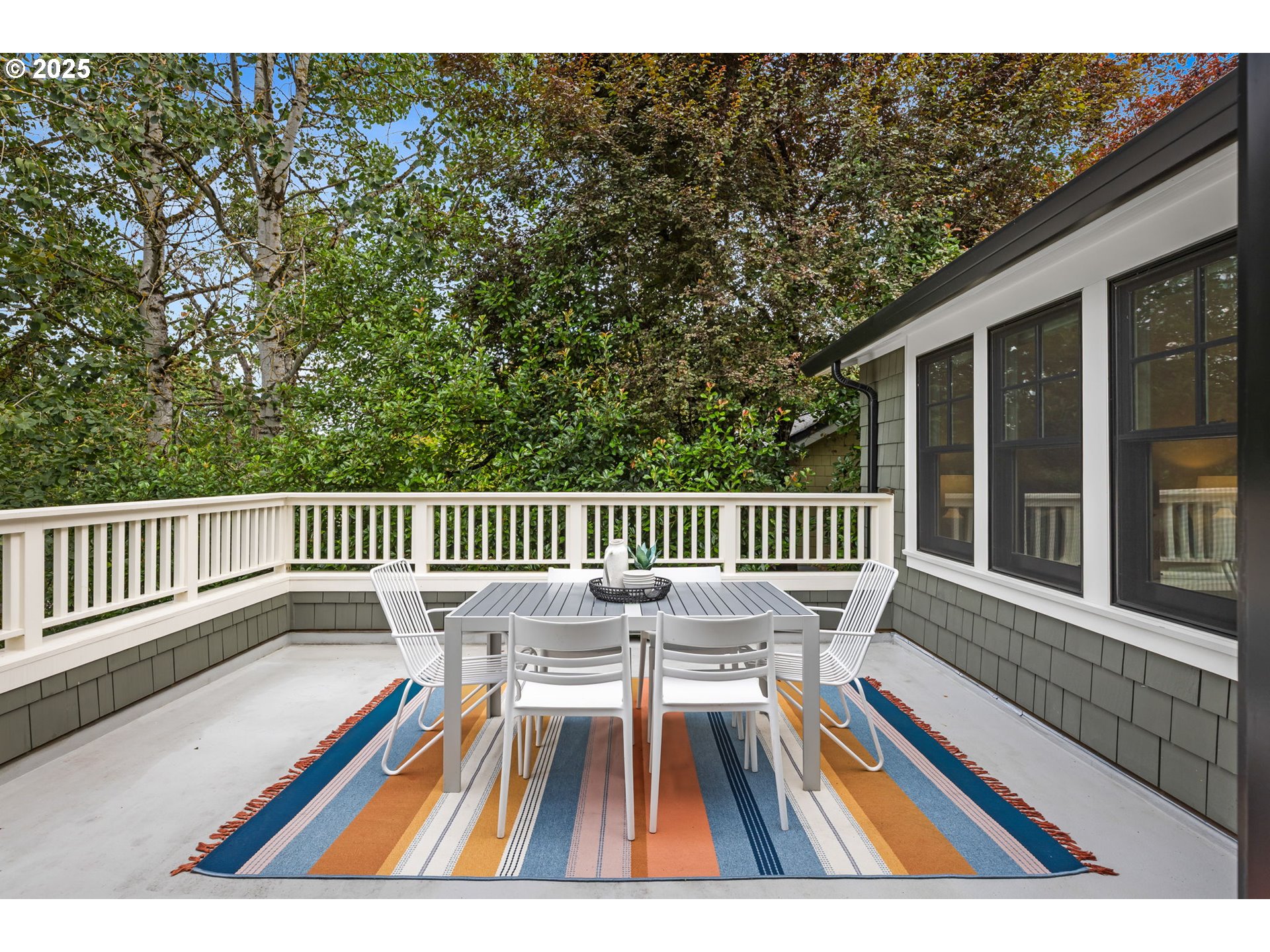 2805 SW ROSWELL AVE