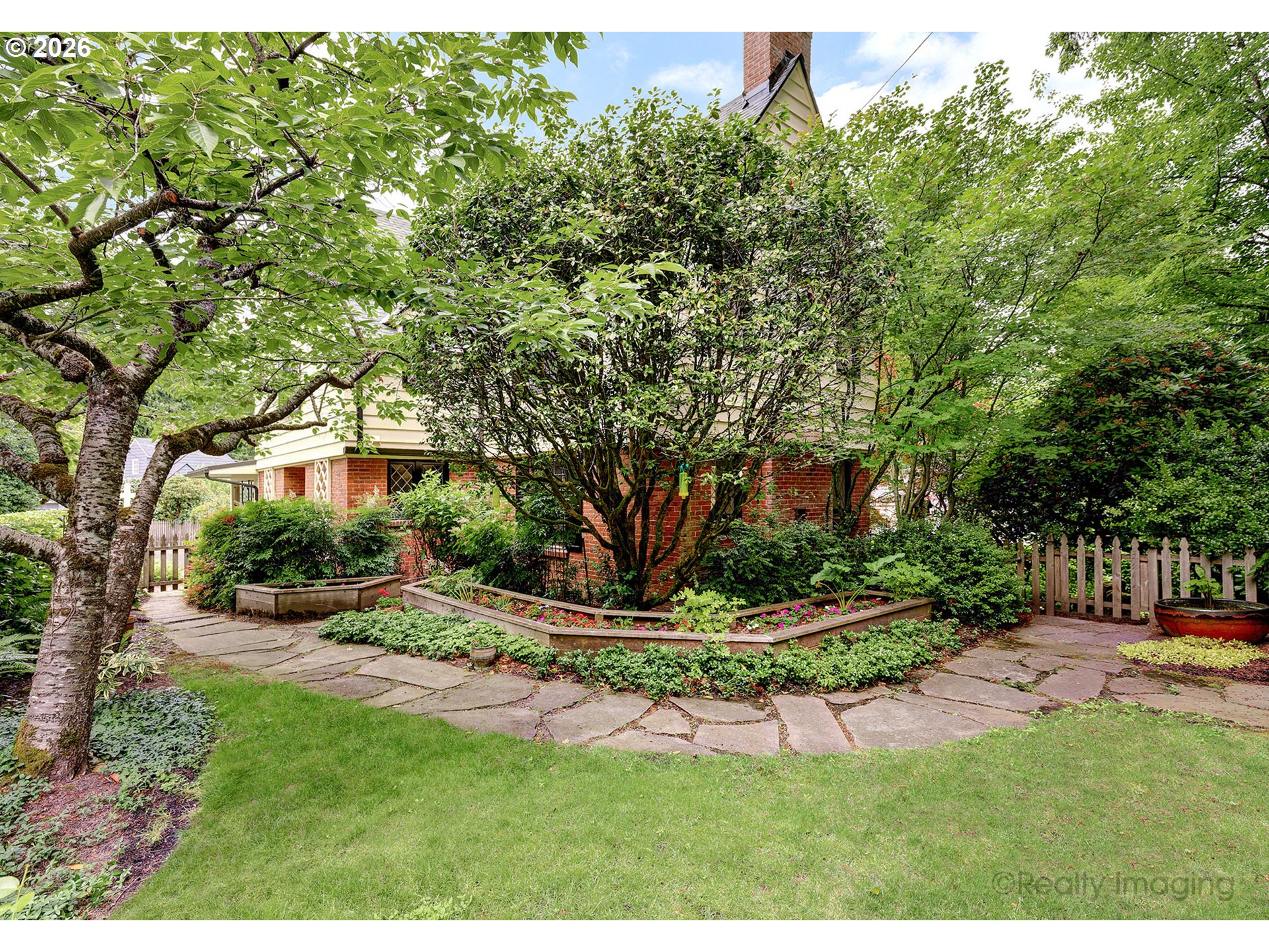 1975 SW EDGEWOOD RD