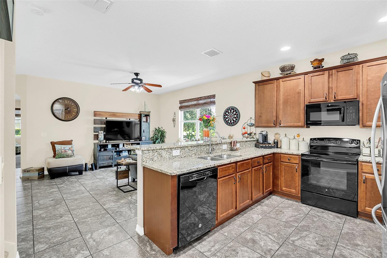 15787 AVENUE OF THE ARBORS