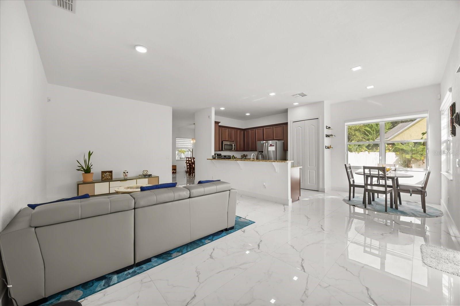 6846 HELMSLEY CIR