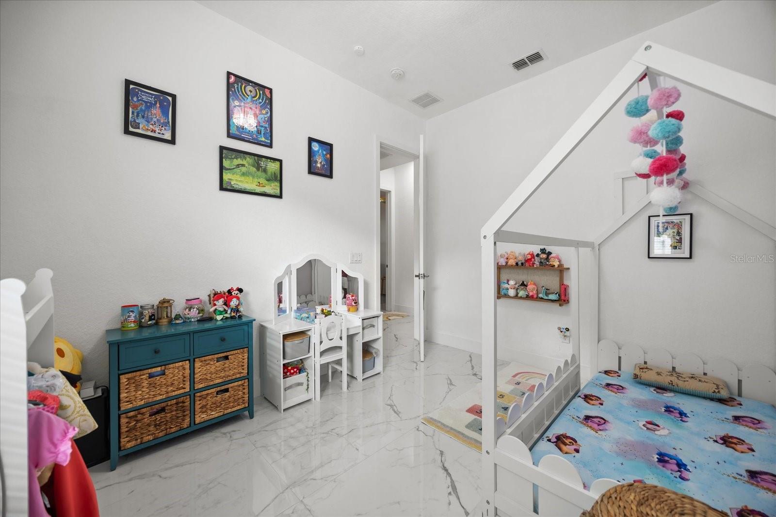 6846 HELMSLEY CIR