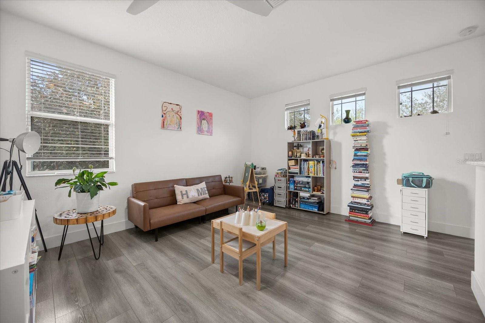 6846 HELMSLEY CIR