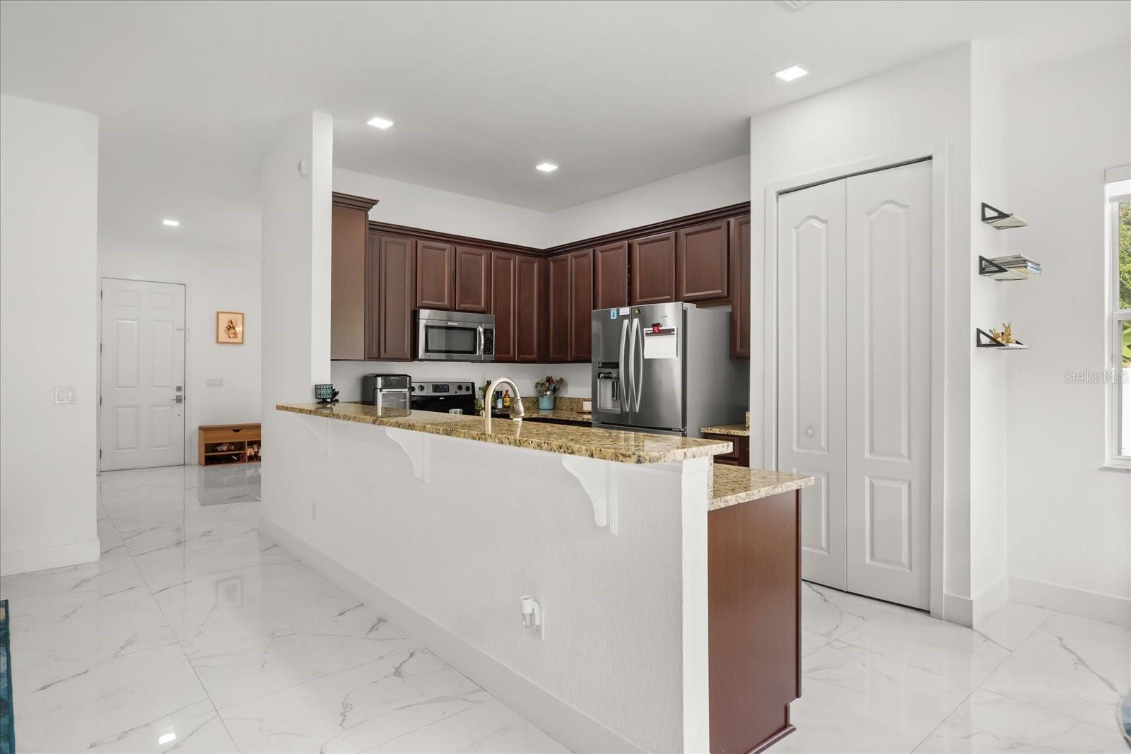 6846 HELMSLEY CIR