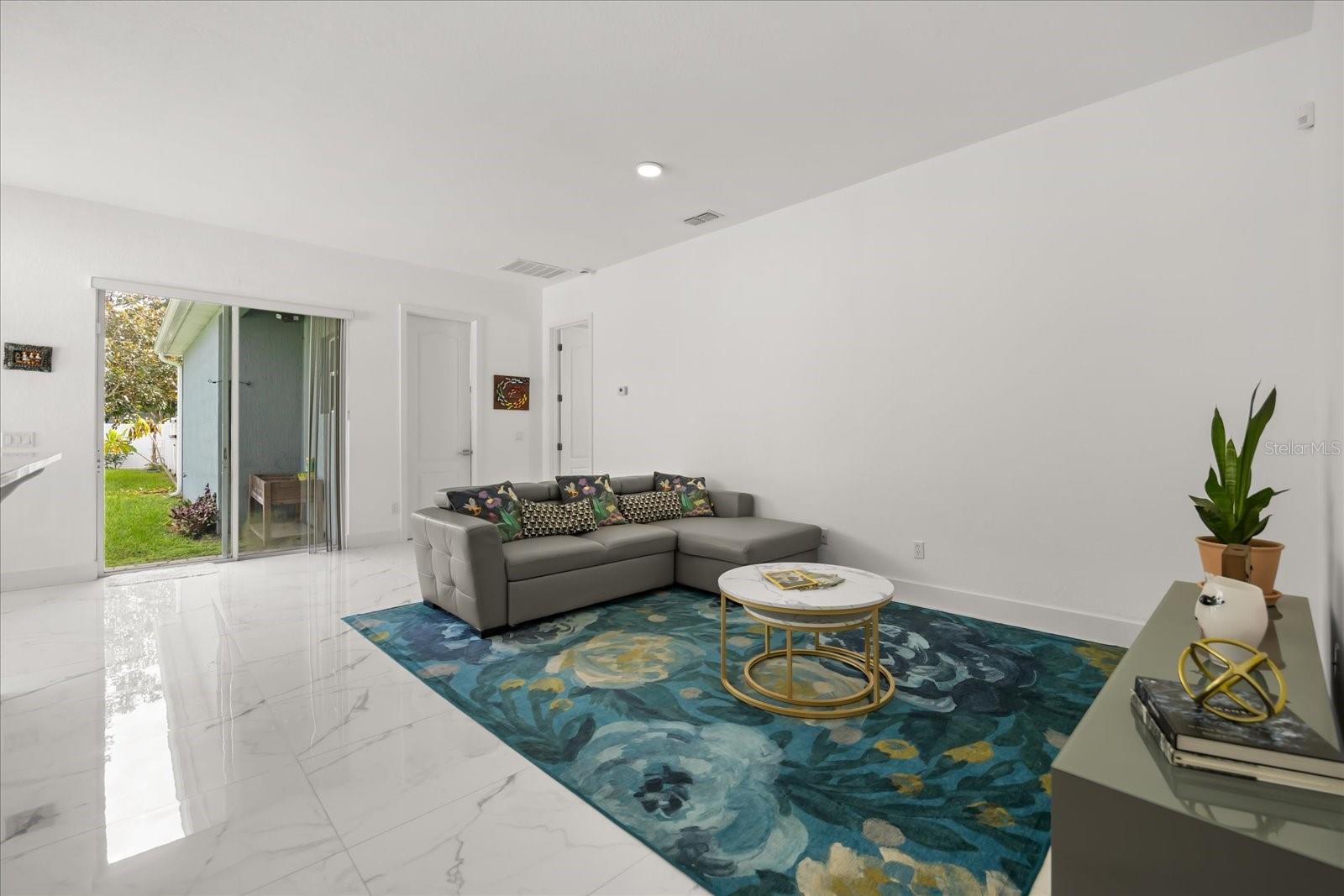6846 HELMSLEY CIR