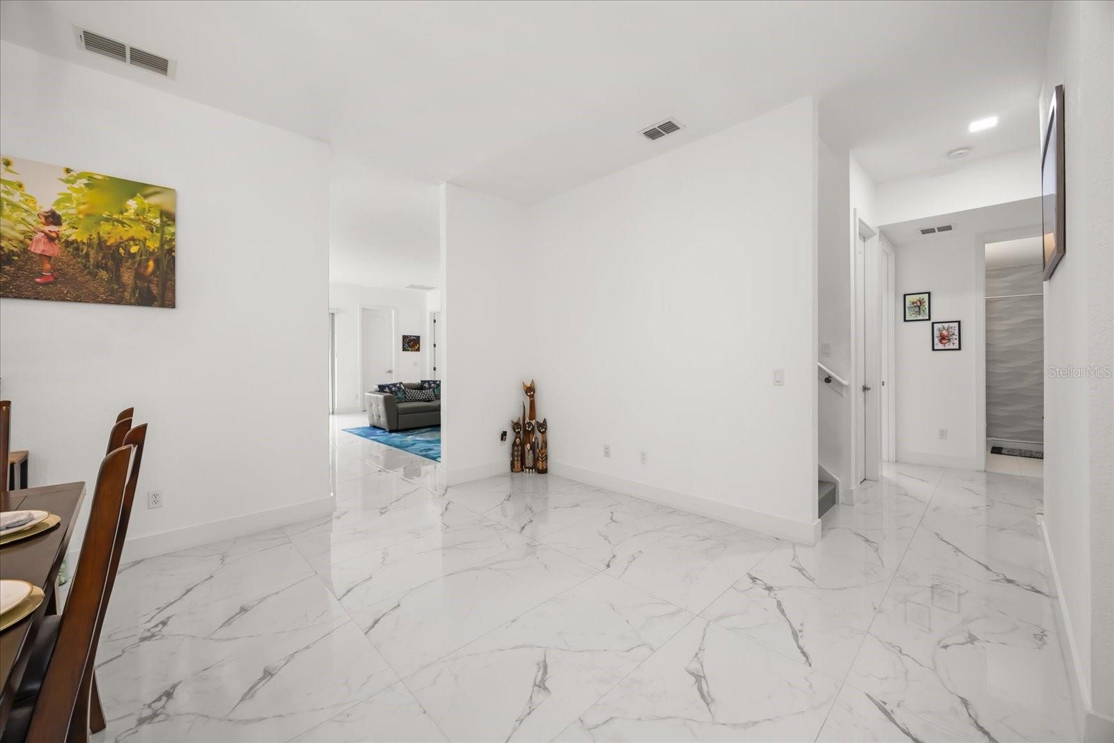 6846 HELMSLEY CIR