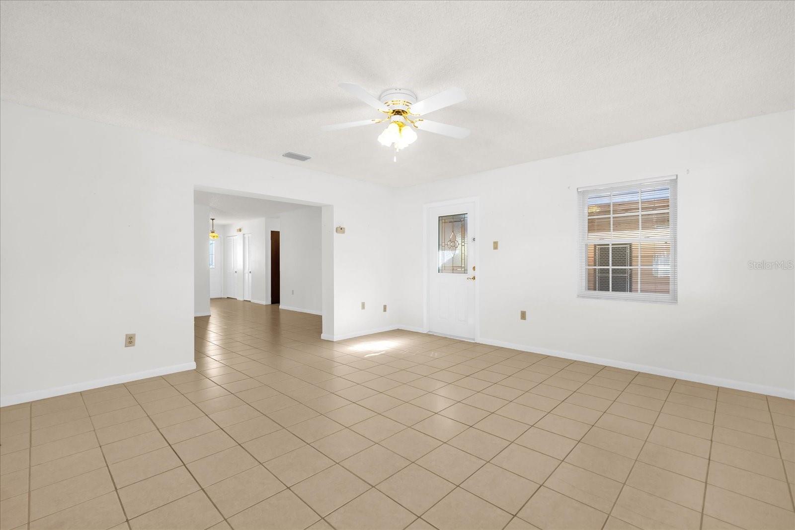 25 FOREST DR