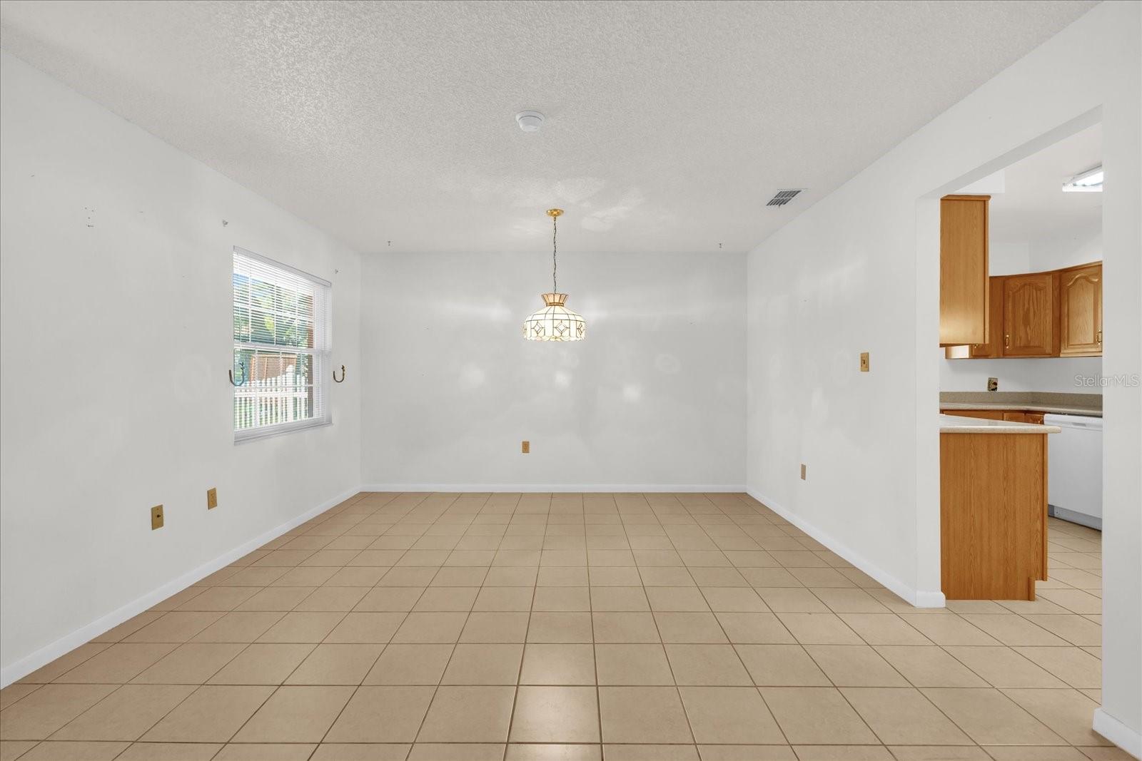 25 FOREST DR