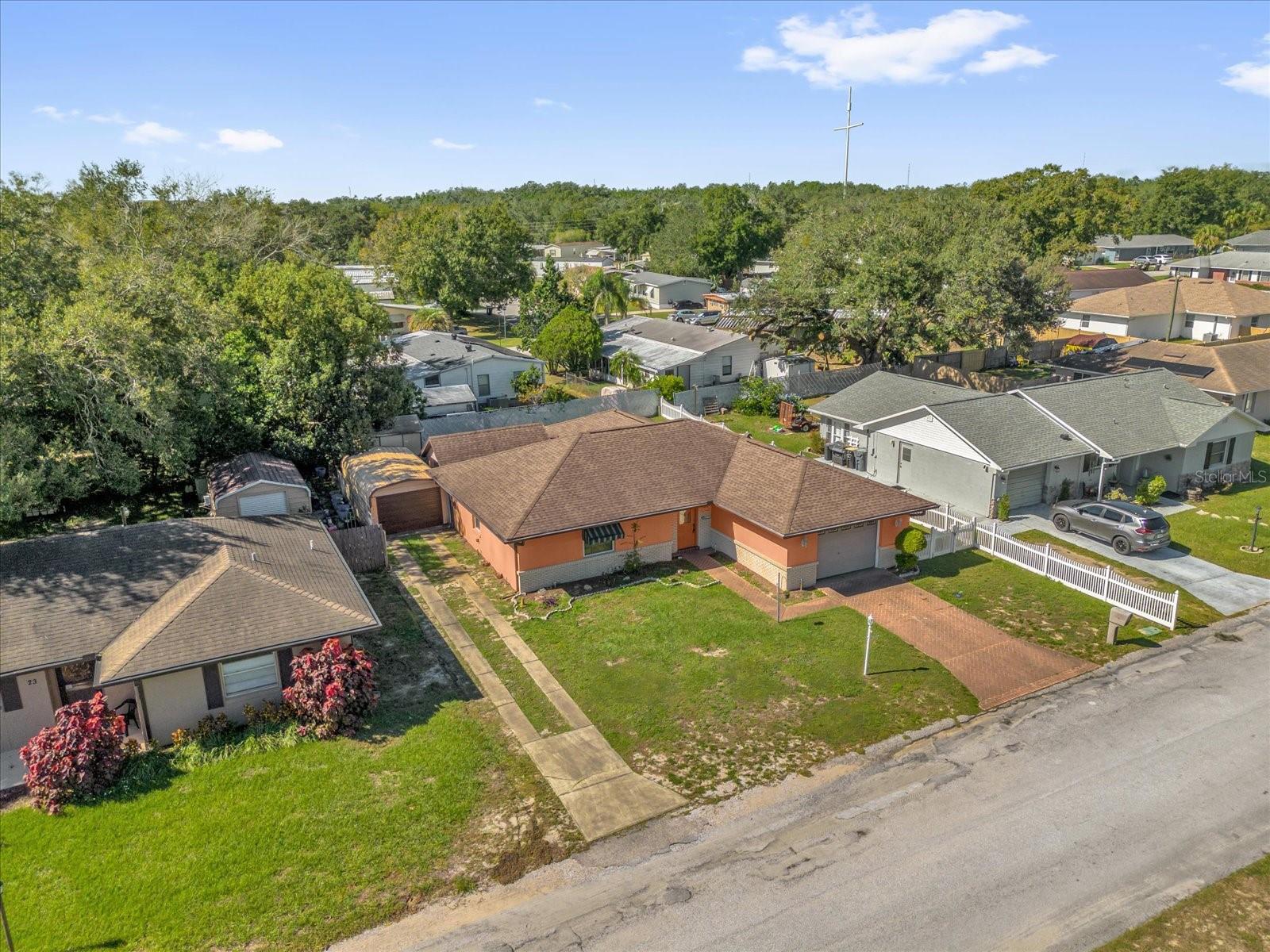 25 FOREST DR