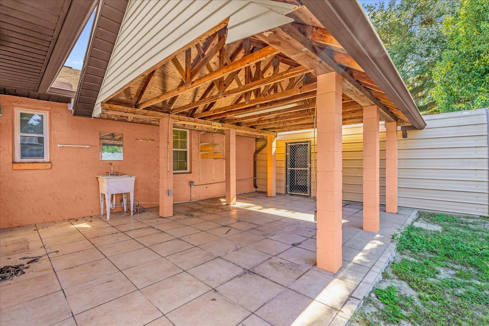25 FOREST DR