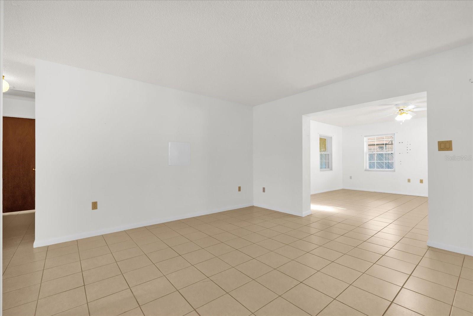 25 FOREST DR