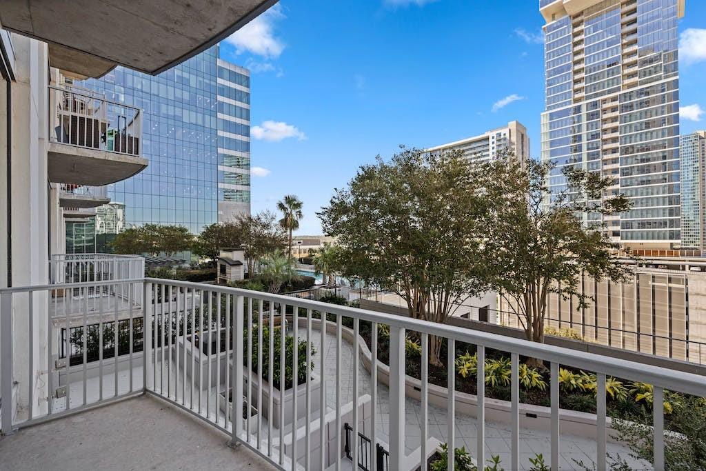 360 Nueces ST # 1010