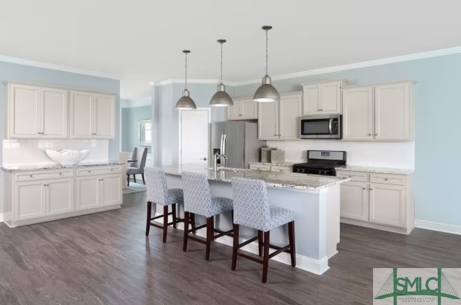 275 Monterey Loop