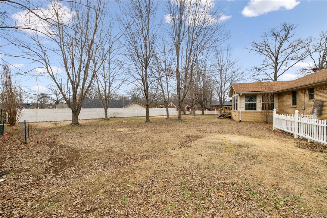 1202 W Red Oak Street