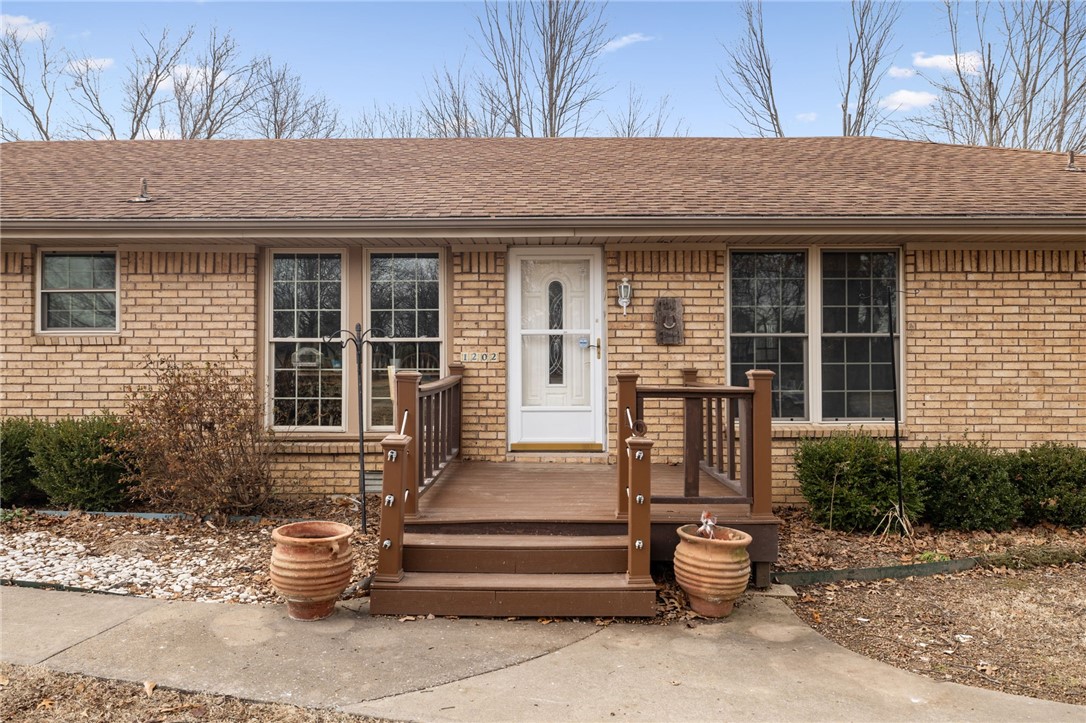 1202 W Red Oak Street