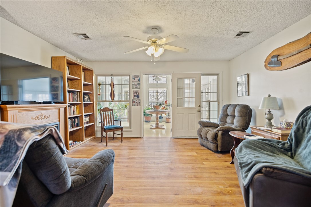 1202 W Red Oak Street