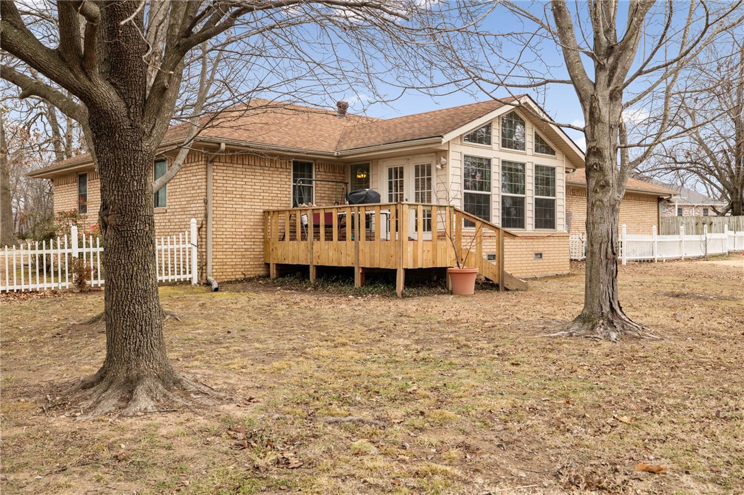 1202 W Red Oak Street
