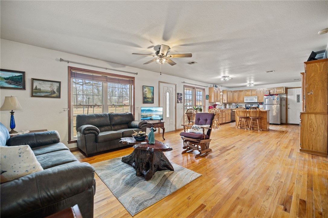 1202 W Red Oak Street