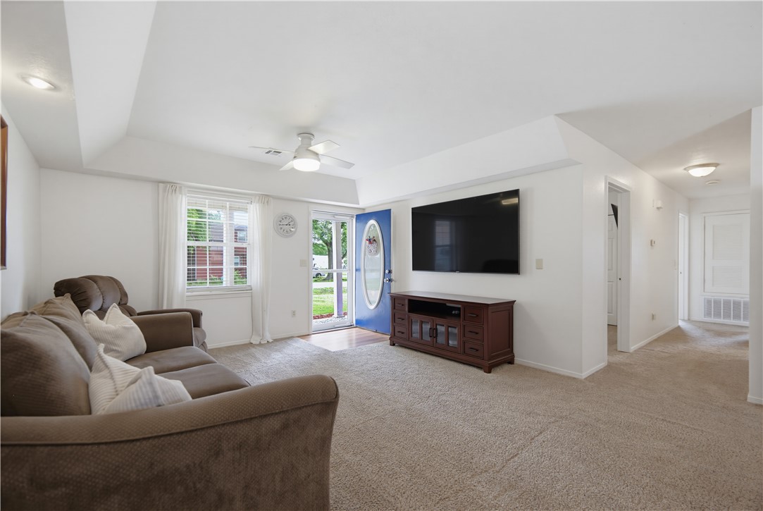 109 SW 3rd Avenue