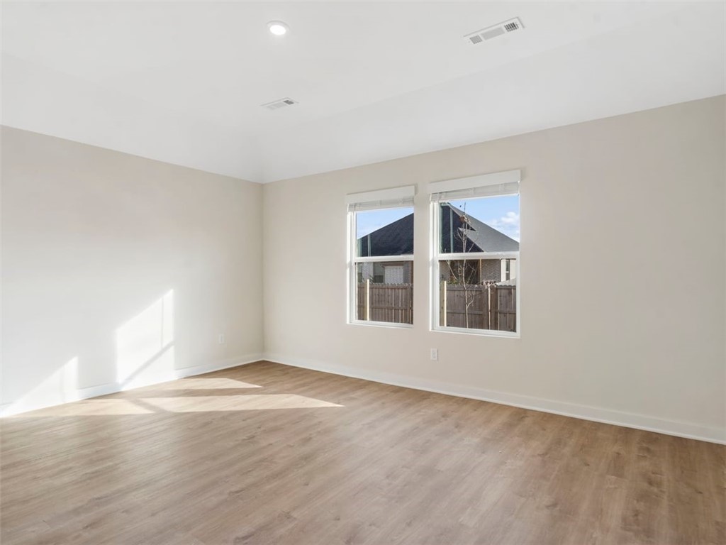 4565 W Triangle Street