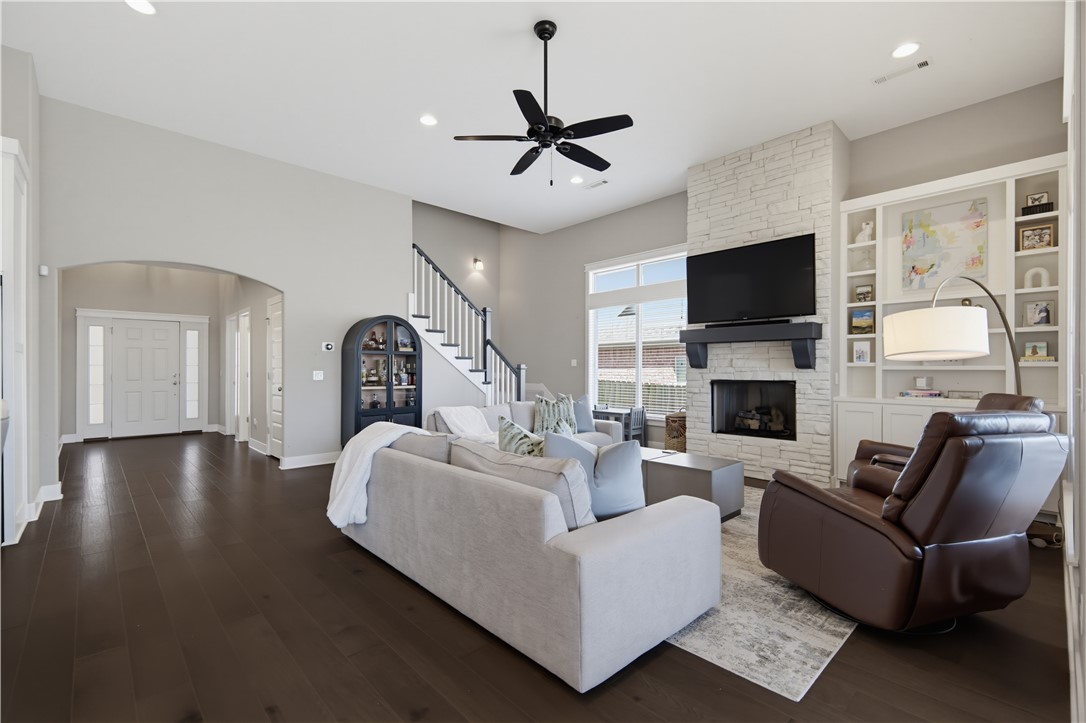 4697 W Marble Ridge Drive