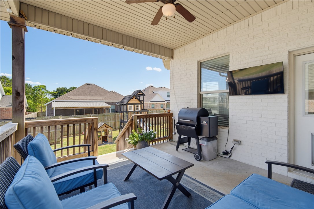 4697 W Marble Ridge Drive
