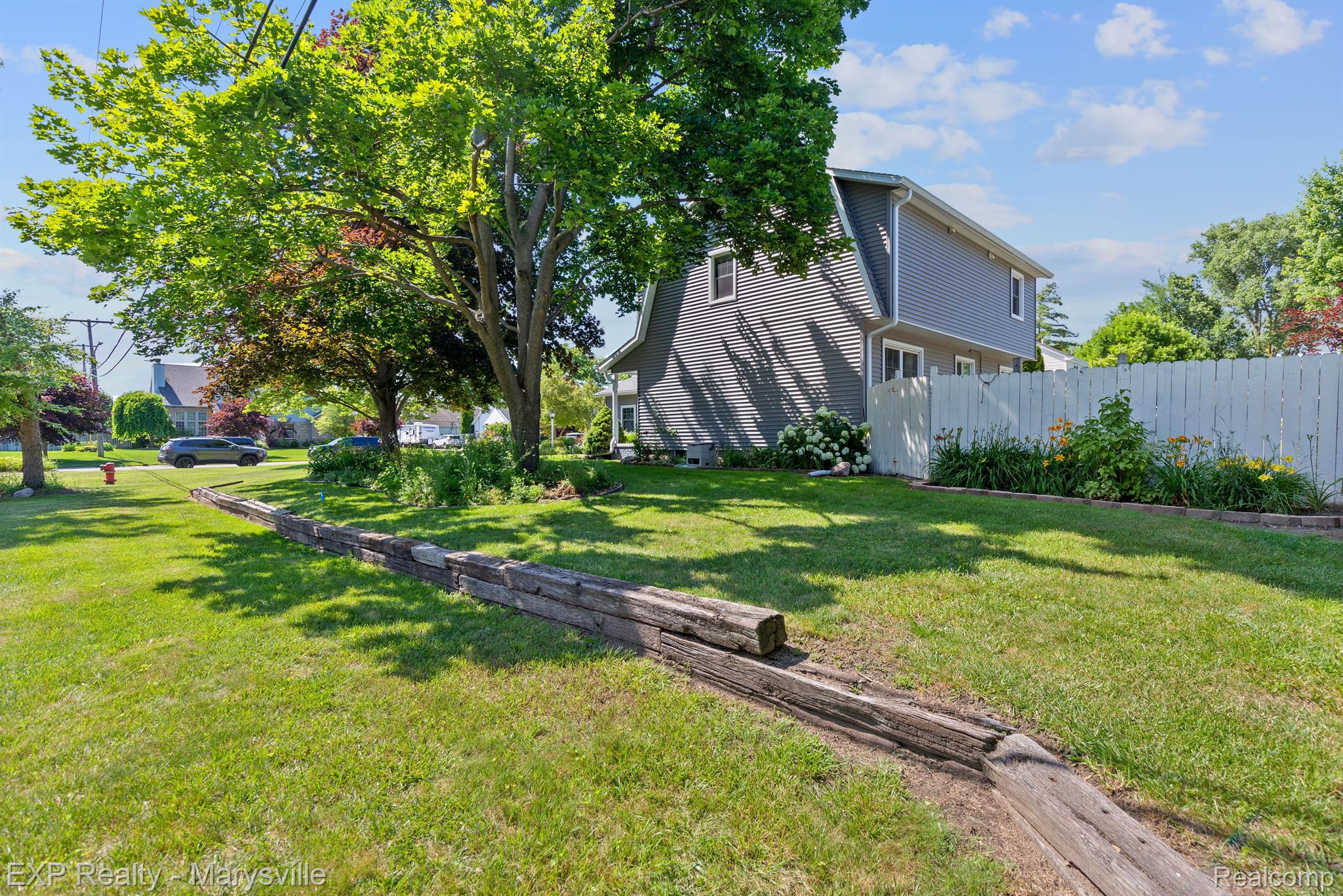 895 OHIO Street