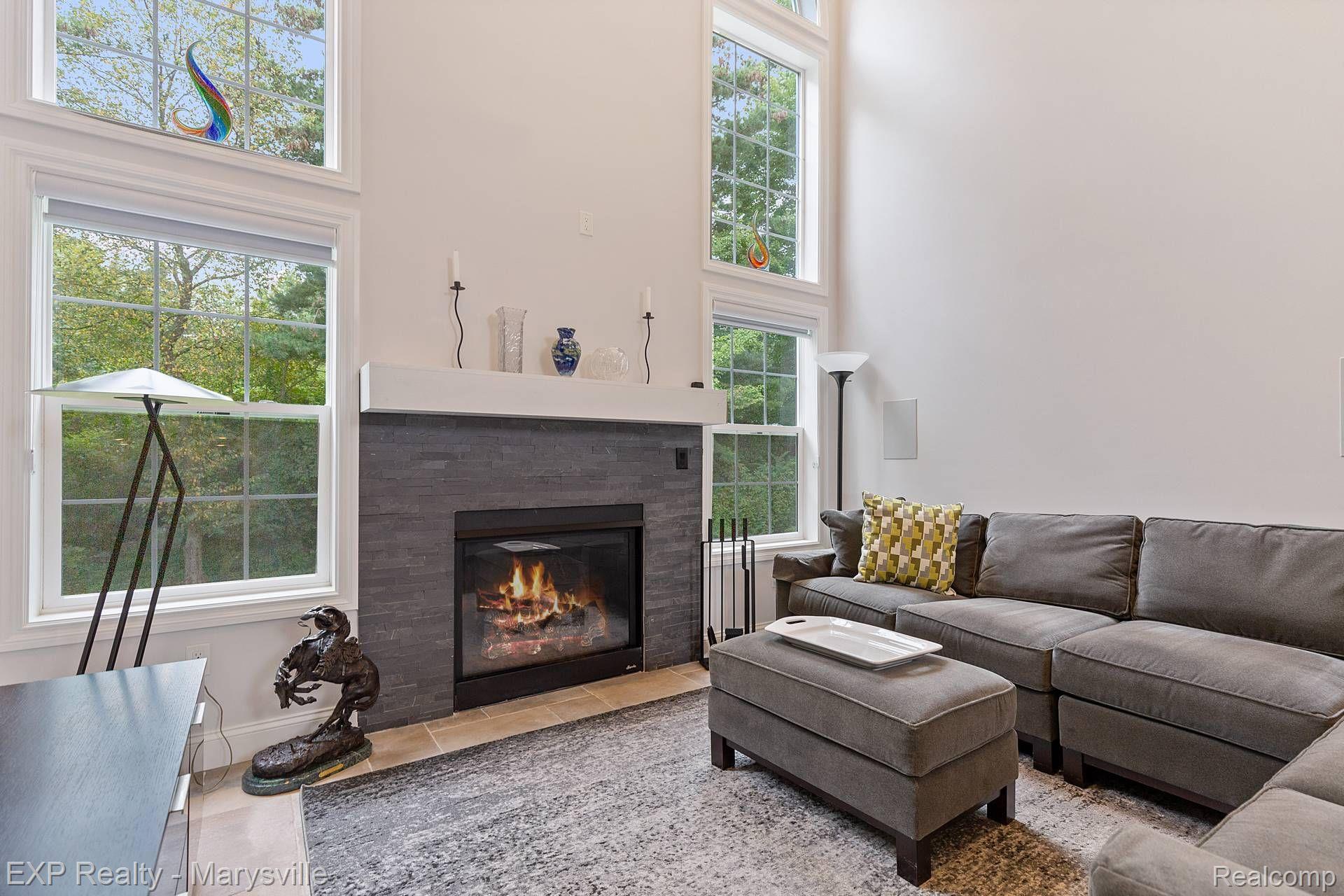 3105 ABERDEEN Court