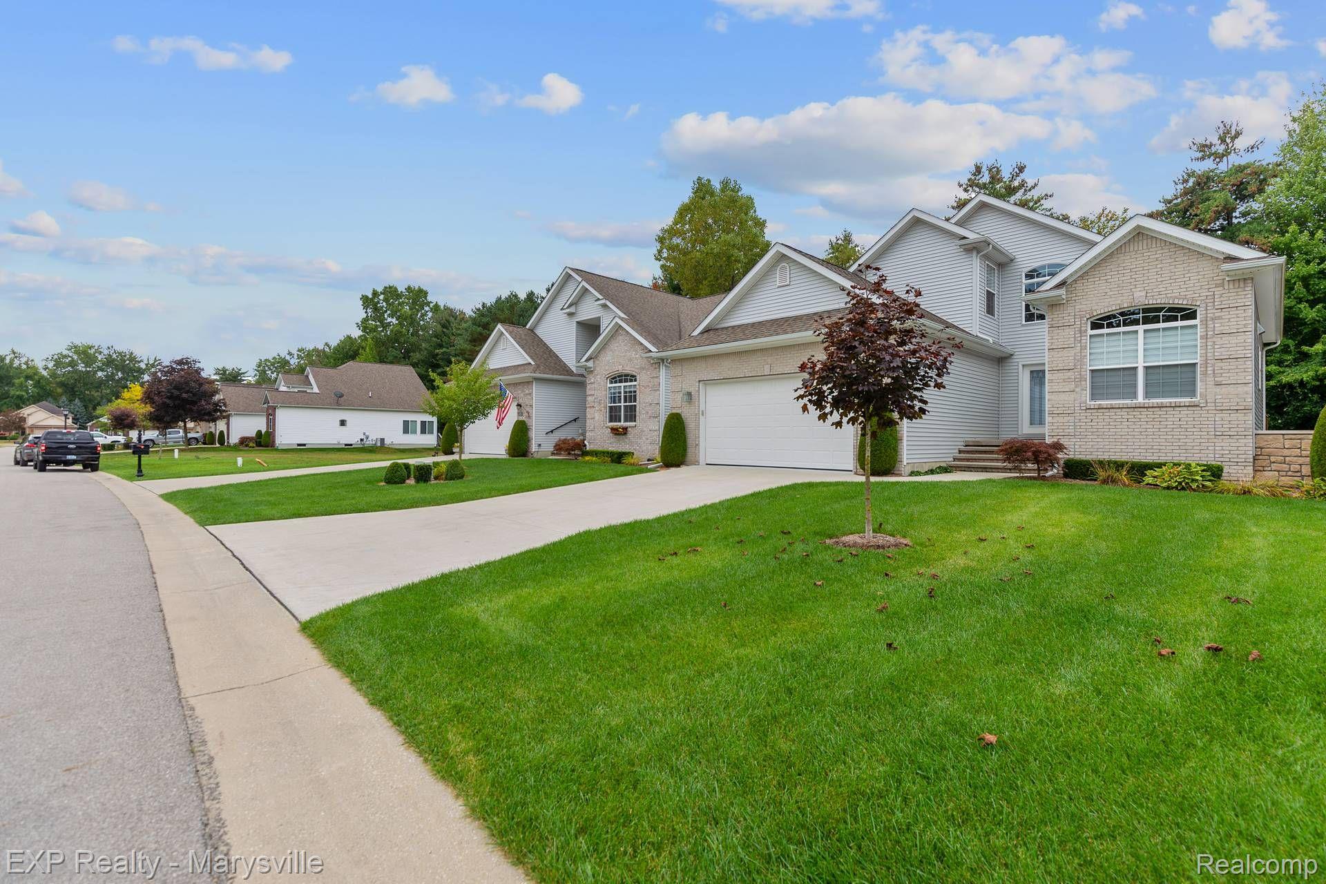 3105 ABERDEEN Court