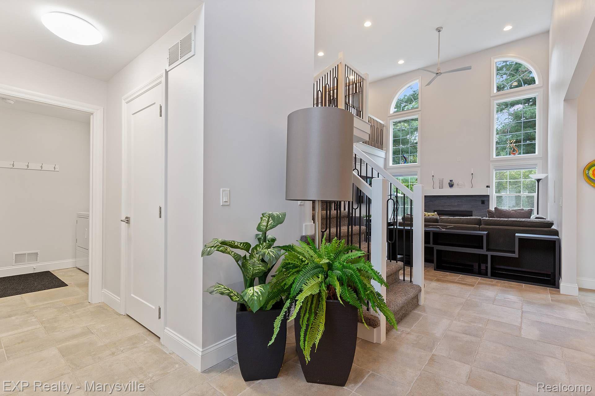 3105 ABERDEEN Court