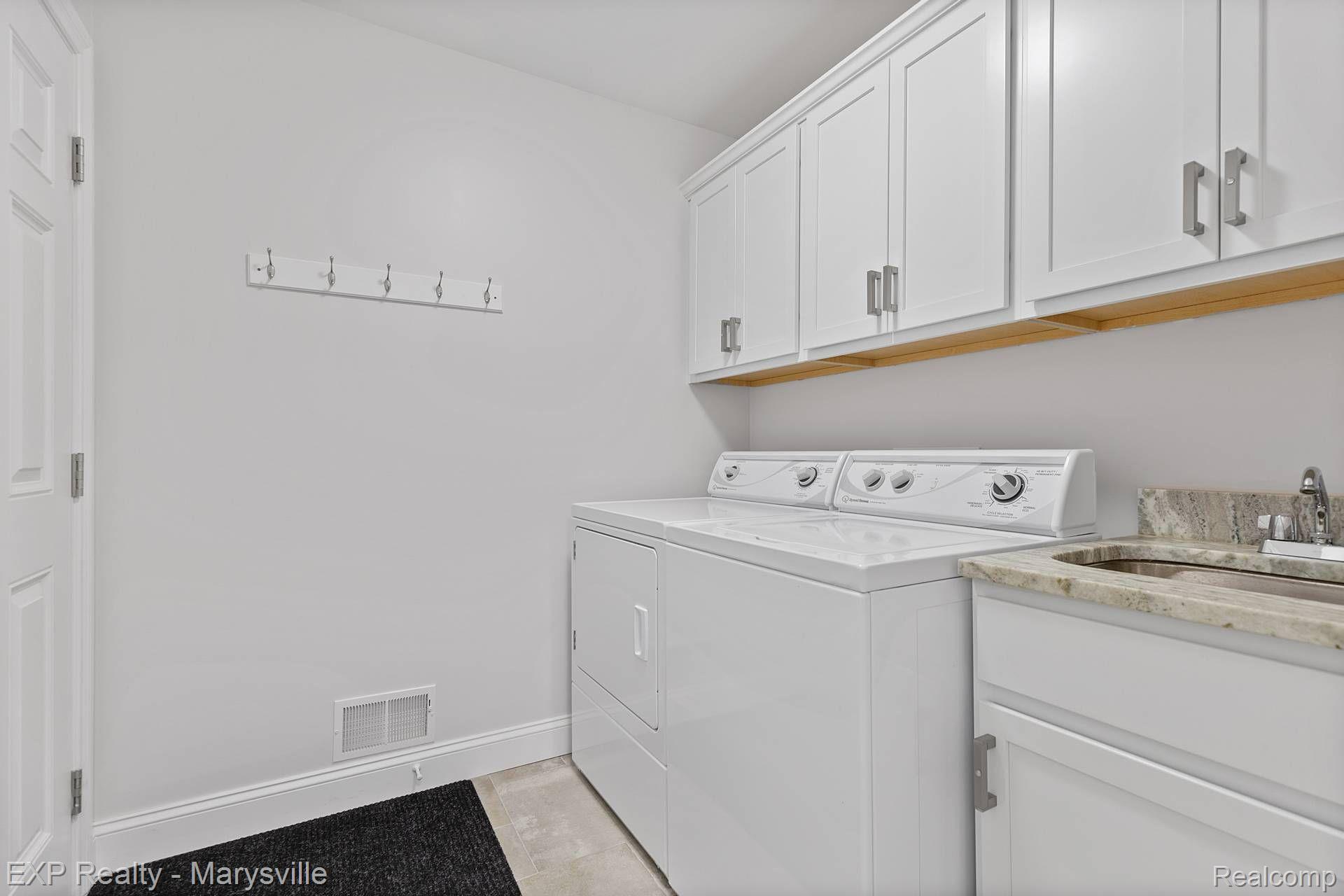 3105 ABERDEEN Court